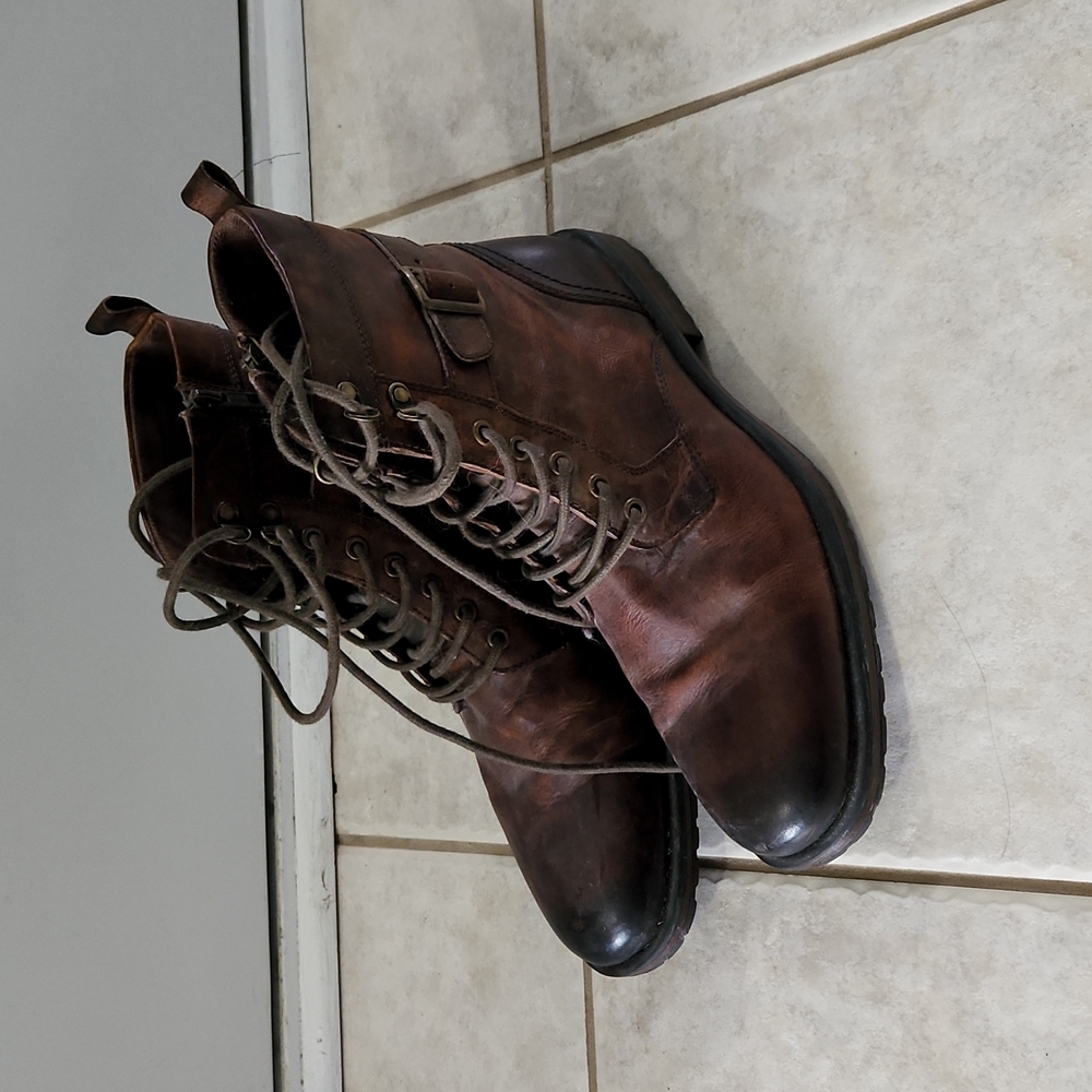 Like new Aston Grey men's ankle boots